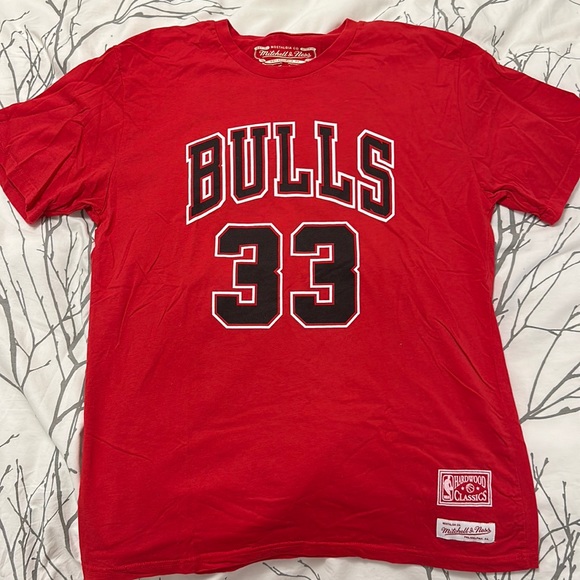 BULLS SHIRT - Picture 1 of 3